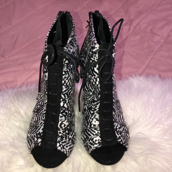 Kardashian Kollection Ankle Boots - Picture 3 of 12